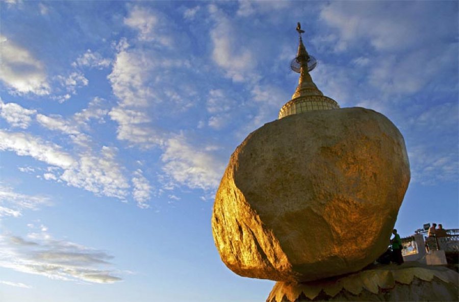 BilgidiliCom's tweet photo. #Burma’daki #Altın Kayanın sırrı çözüldü https://t.co/FV5B3VvTbf https://t.co/e7Qm5Rlzrd