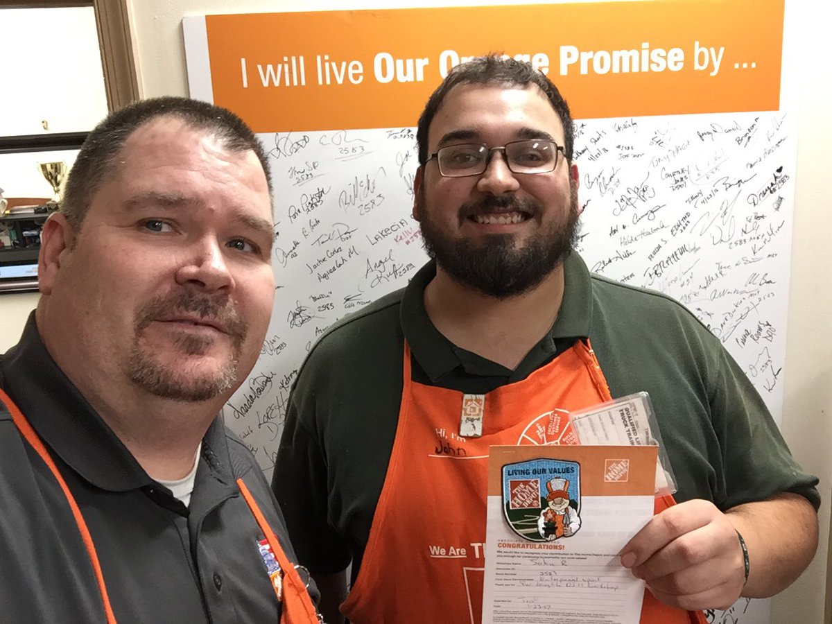D22 DH John at the Wood got a Homer for entrepreneurial spirt. Helping with the DIH Workshop! @818_CE <a href="/JoeZuniga1/">Joe Zuniga</a> <a href="/paulclymer/">Paul Wagner</a> <a href="/MAEngagement/">MAEngagement</a>