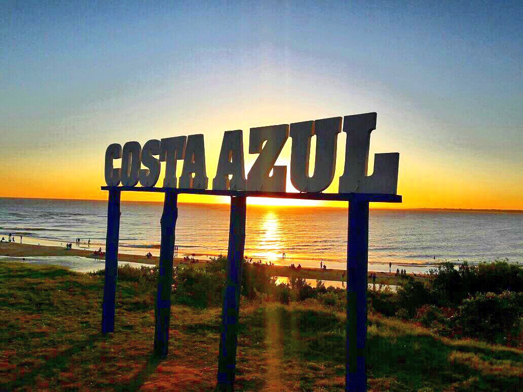 guillenuy's tweet photo. Hermosas postales que podemos disfrutar durante todo el verano a lo largo y ancho de nuestra costa #Uruguay #Sunset #Summer2017 #iLoveIt ☀😎👊 https://t.co/o8rjyM4vff