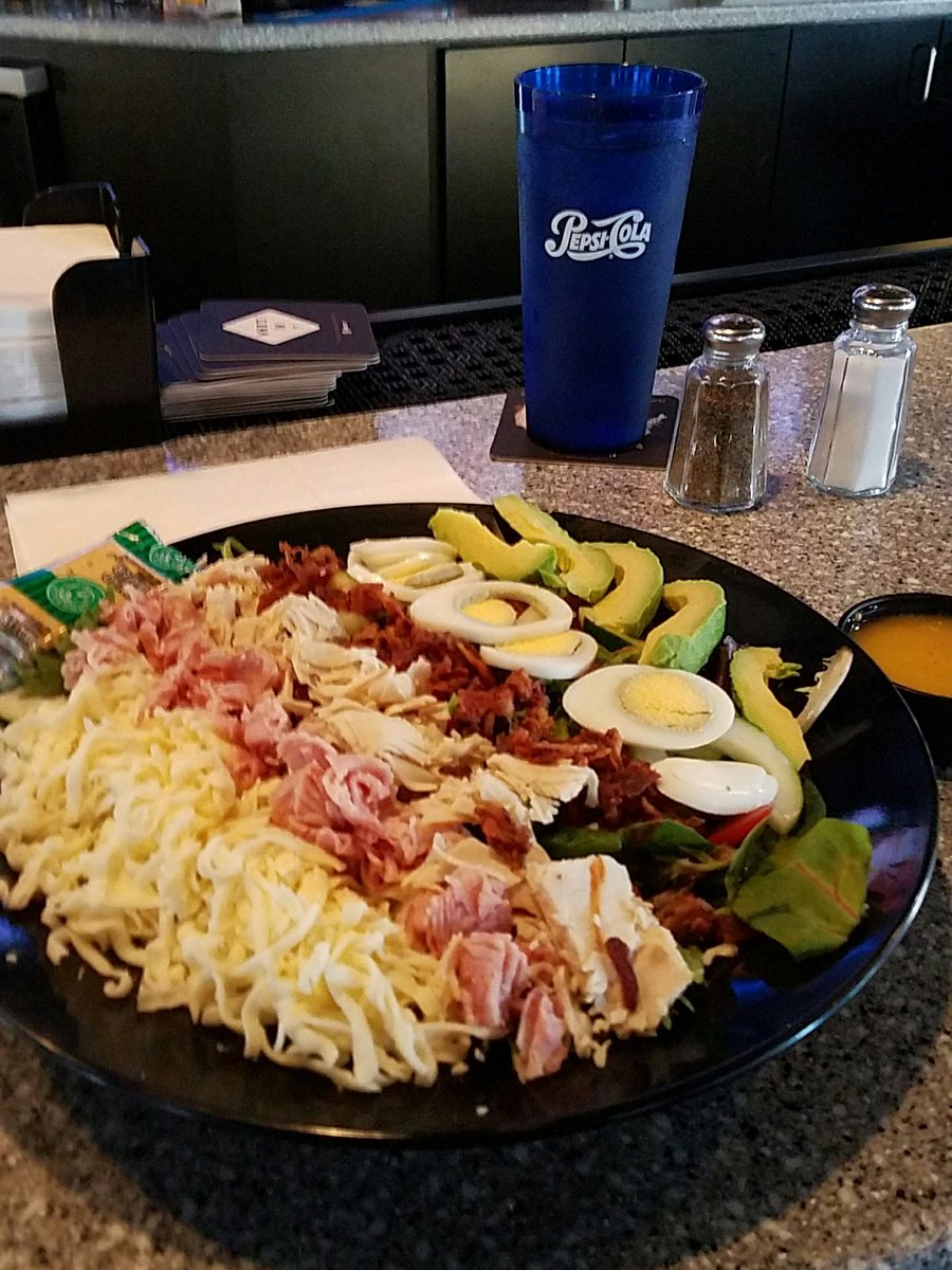 GreasecycleLLC's tweet photo. Getting ready to enjoy awesome chef salad @ Rookies in RTP #greasecycle family #greenandlocal https://t.co/X8kcKsUQTA