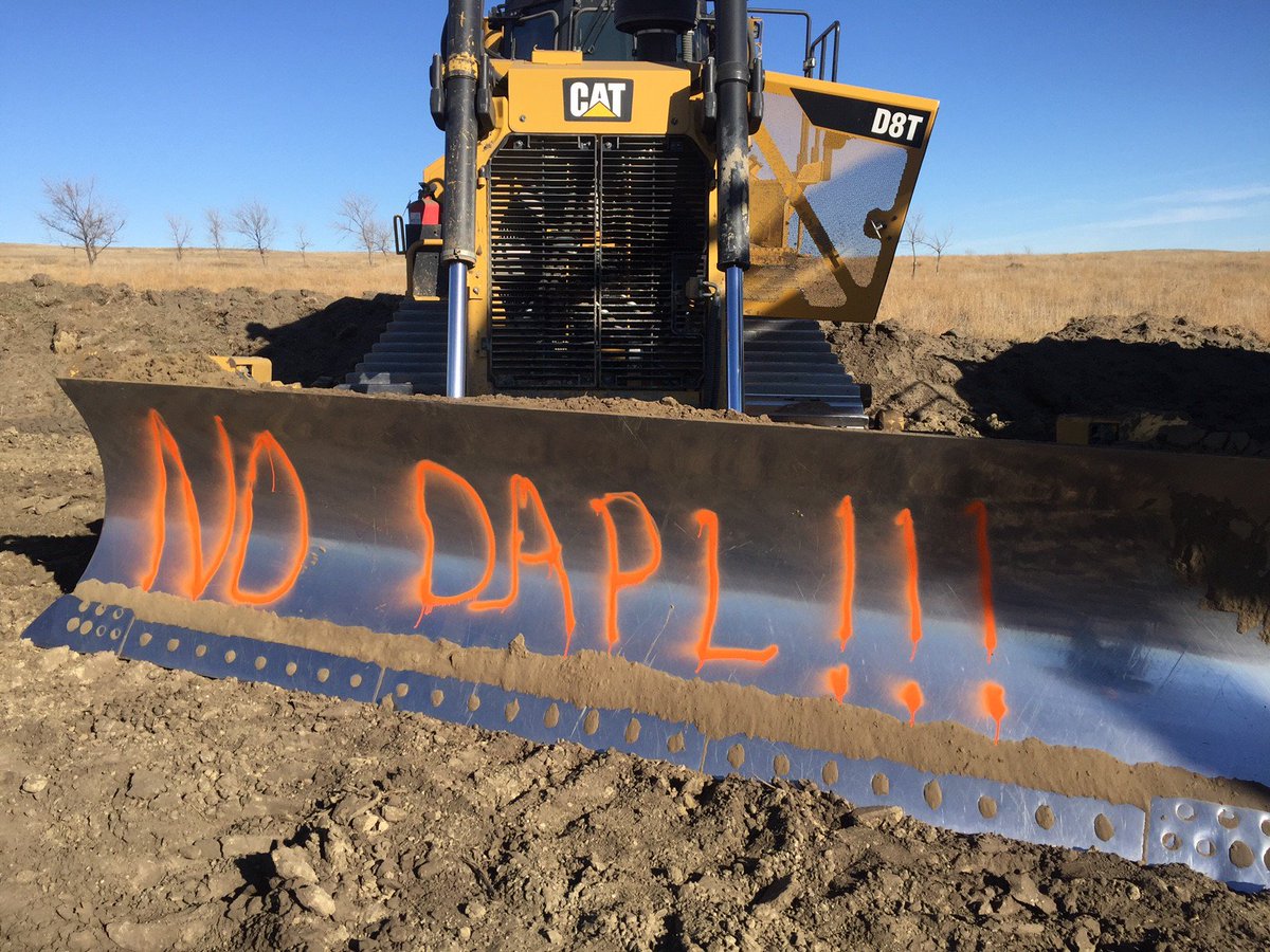 APTNNews's tweet photo. #DakotaAccessPipeline and #Keystonepipeline of keen interested to @realDonaldTrump says @WhiteHouse Press Secretary @seanspicer https://t.co/0MvVbI0qFU