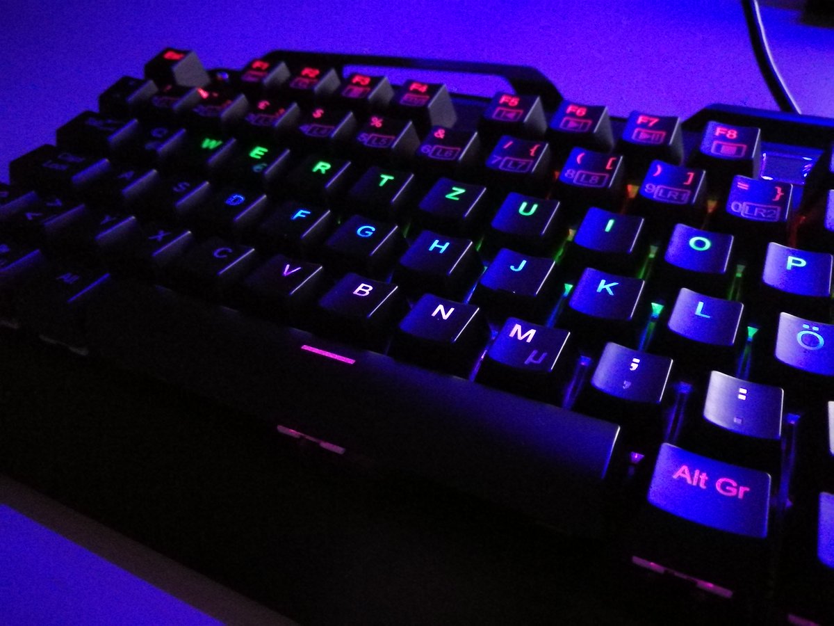 bjoerntestet's tweet image. Neue Gamingtastatur im Test. Diesmal von der unbekannten Firma #Kingtop. #björntestet #hardwaretest #gamingtastatur #gaming #tastatur