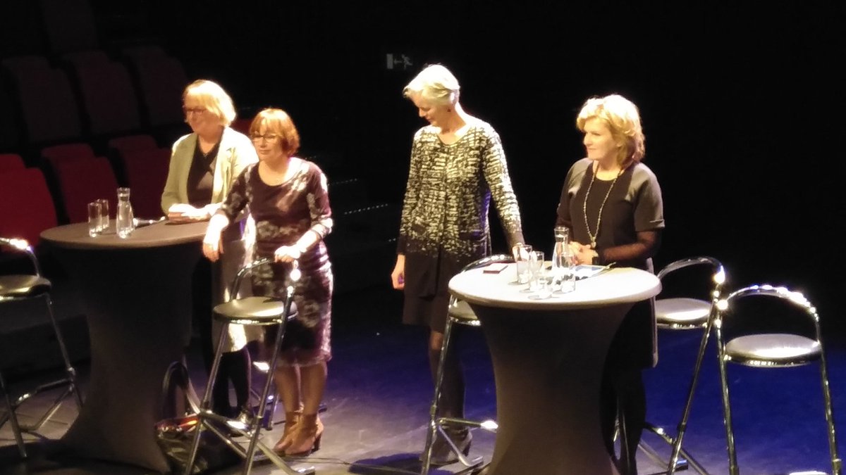 PSLucia's tweet photo. Bij avond #Vrouwen in de politiek met gastsprekers o.a @piadijkstra @AnnemiekeTraag @BeaSchouten #Doetinchem #heblef https://t.co/KwbrAUjcW7