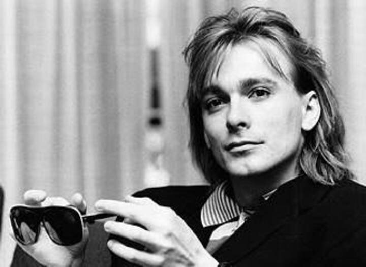 Happy birthday to lead singer Robin Zander! 