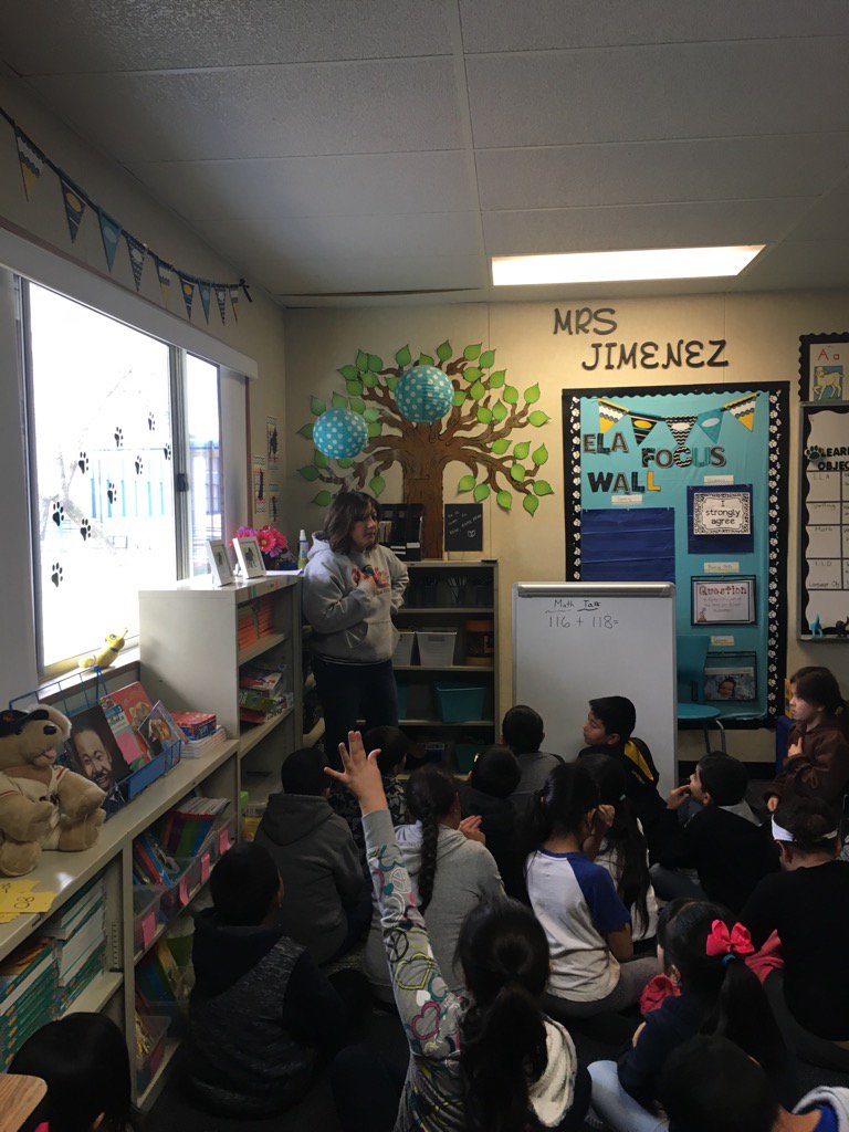 millsinter's tweet image. Mrs. Jimenez and students working on a Number Talk!  #highlevelthinking #hawksrock @FLDUSD @SupFreitas