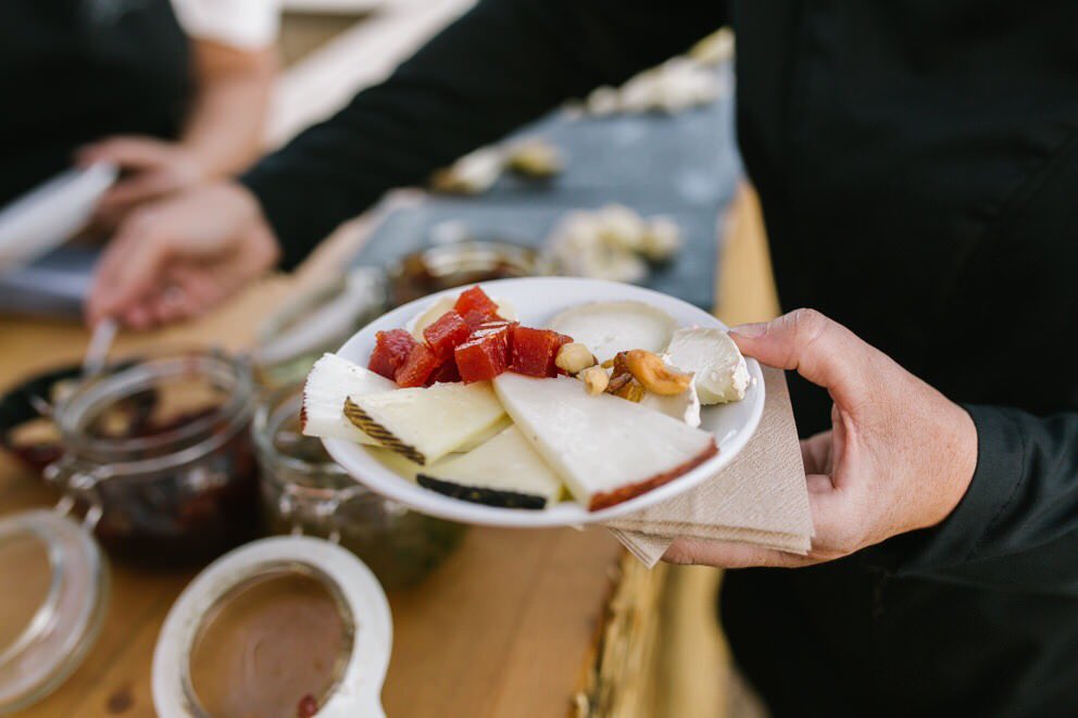 Per anar obrint boca... una mica de formatge! #cheese #catering #cateringboda pic by @swingyourpics