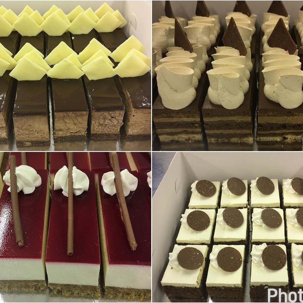 lussohandmade's tweet image. Some of our delicious desserts ready for some of our wholesale customers #lusso #localbusi… ift.tt/2kkBb4o