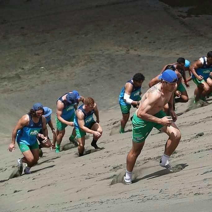 getgroupment's tweet photo. #RugbyLove! Need some preseason training inspiration? Sand dunes! #getstronger #getfaster 📷: @officialrugbyrampage (https://t.co/Ln60h0QtZU) https://t.co/52Rus3gpgU
