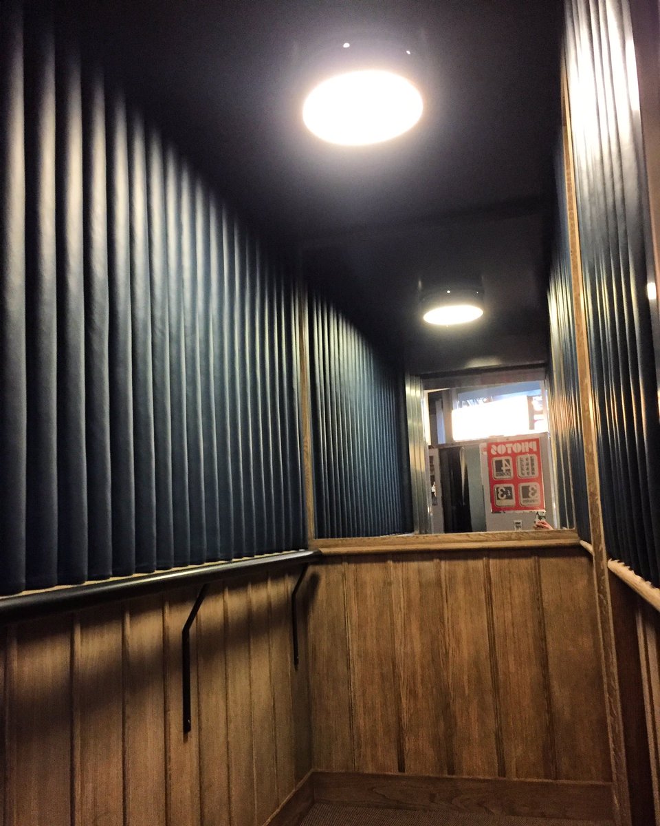 taylorbespoke's tweet photo. Lift in Hoxton hotel Shoreditch.... padded blue leather flutes, cladded oak, finished off with framed mirror.. hospitality to the finest https://t.co/uQo3jFMfpP