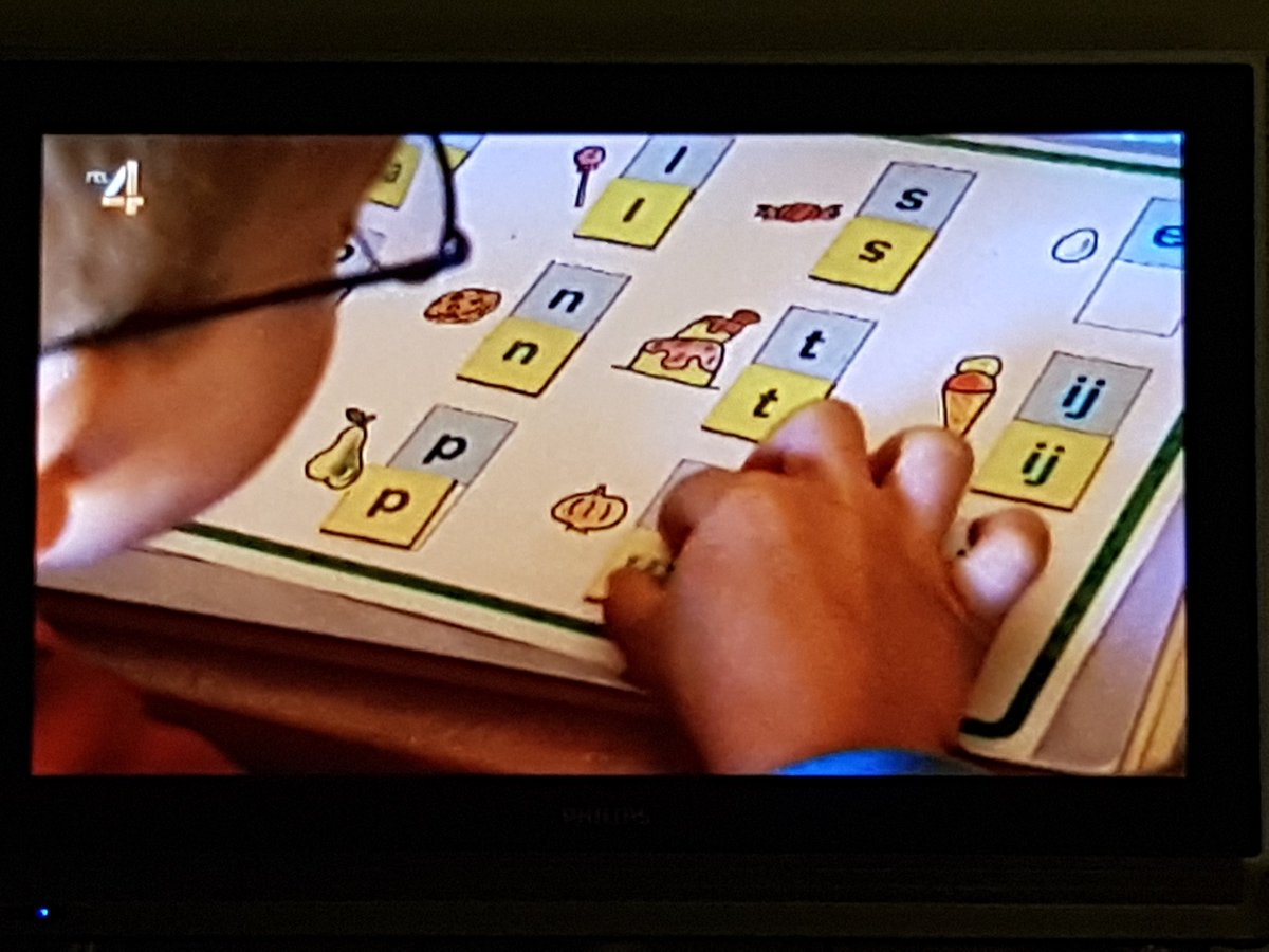 Kimsjuh's tweet photo. Dus! Wie weet wordt het toch nog wat met een van die kinders..:-)  #helemaalheteinde #zwijsen @ZwijsenTweets https://t.co/K7dLjf02Nz