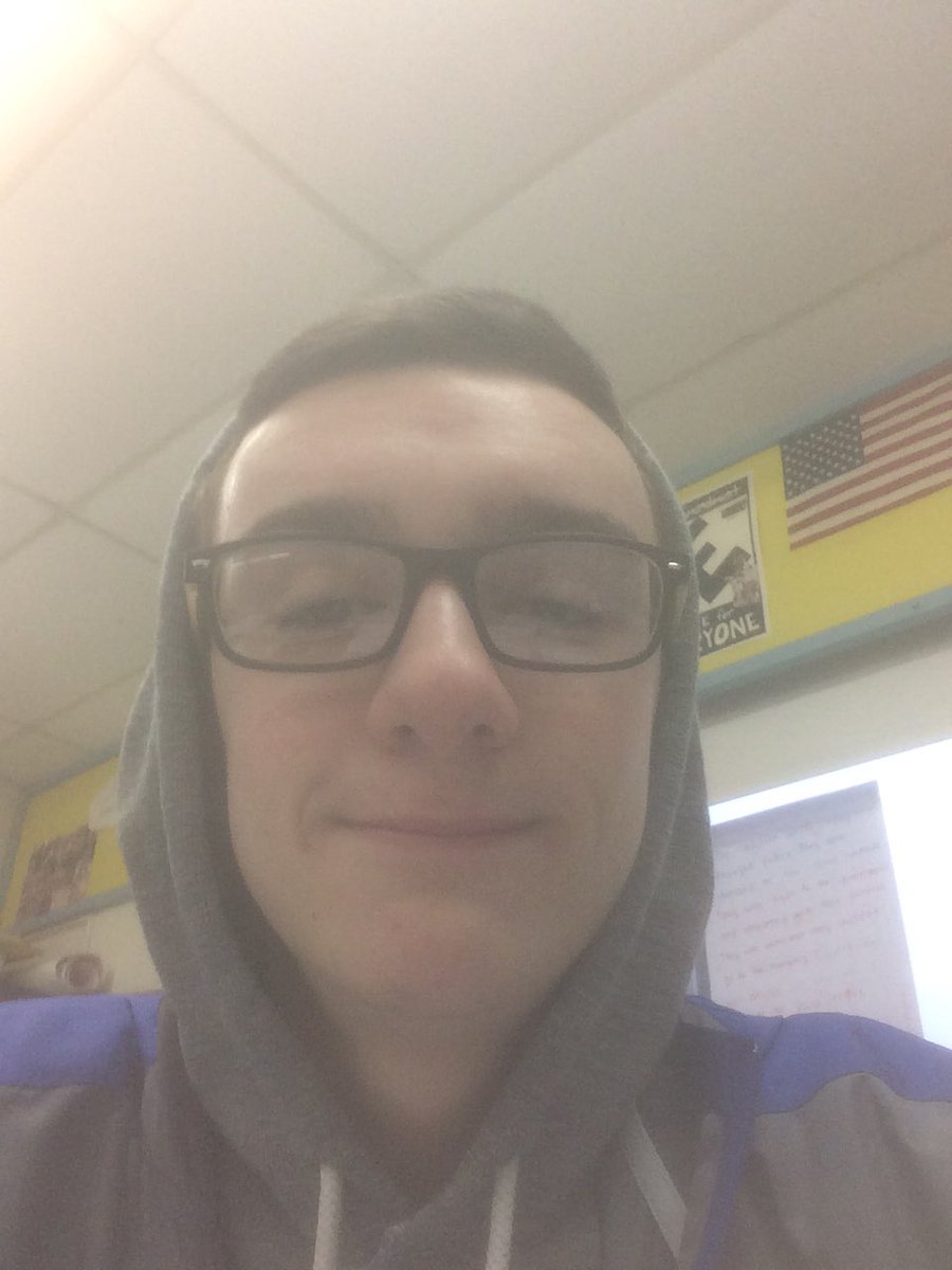 dylan_brehm23's tweet photo. @volpicella24 happy birthday brother #almostendedshort #bringback32 #sleeponit https://t.co/kk9X2RDnrM