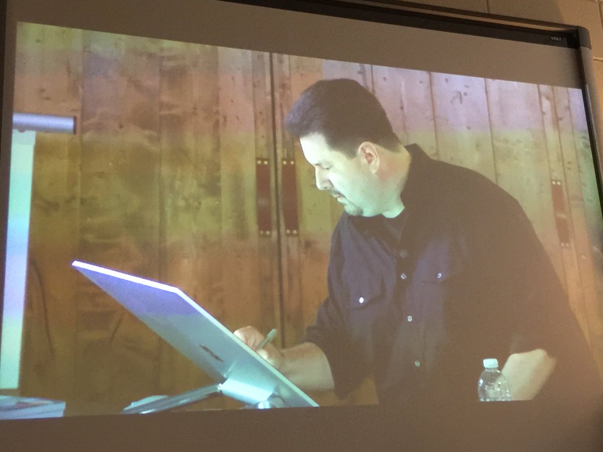gruffcorn13's tweet photo. #teachgraphixlive ROCKS! @LucasTurnbloom @greggrunberg @DreamJumperHQ @SkypeClassroom https://t.co/YyjPCDn66S