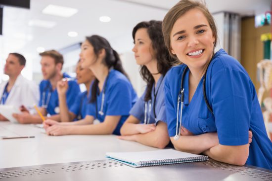 universidadesCR's tweet photo. 14 situaciones por las que pasa todo estudiante de Medicina. ¿Te identificás con una o más de estas? ➪ https://t.co/6xsDWDWQGq #BlogCR https://t.co/MXZpsfpmam
