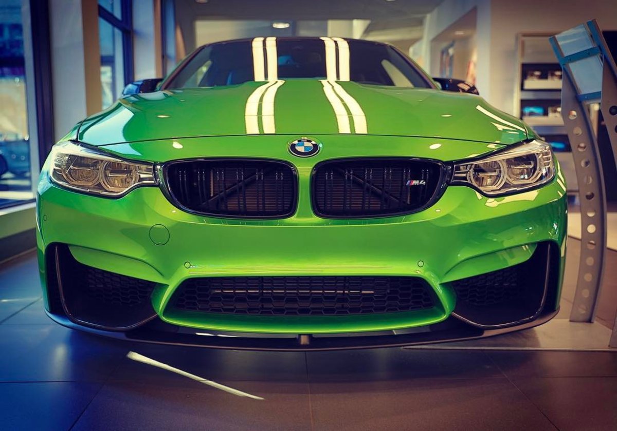 thebmwstorevan's tweet photo. A BMW #M4 in the #JavaGreen #BMW Individual colour. Currently located in our showroom. Disclaimer: Please refrain from kissing it. https://t.co/Z3XFRHxnJL