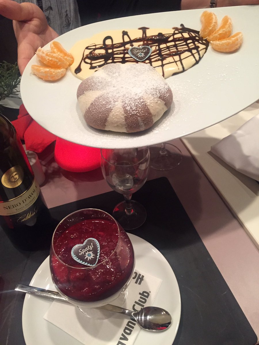 EikeKraft's tweet photo. Mit Liebe gemacht vom #Spatzl der #ibis kitchen https://t.co/mSmLfKF50n