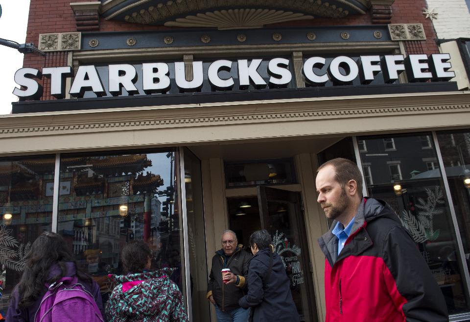 Forbes's tweet photo. Fail fast and rebuild: how Starbucks and Amazon find success through trial and error https://t.co/jA0kXYYuqN https://t.co/W69UwNvorZ