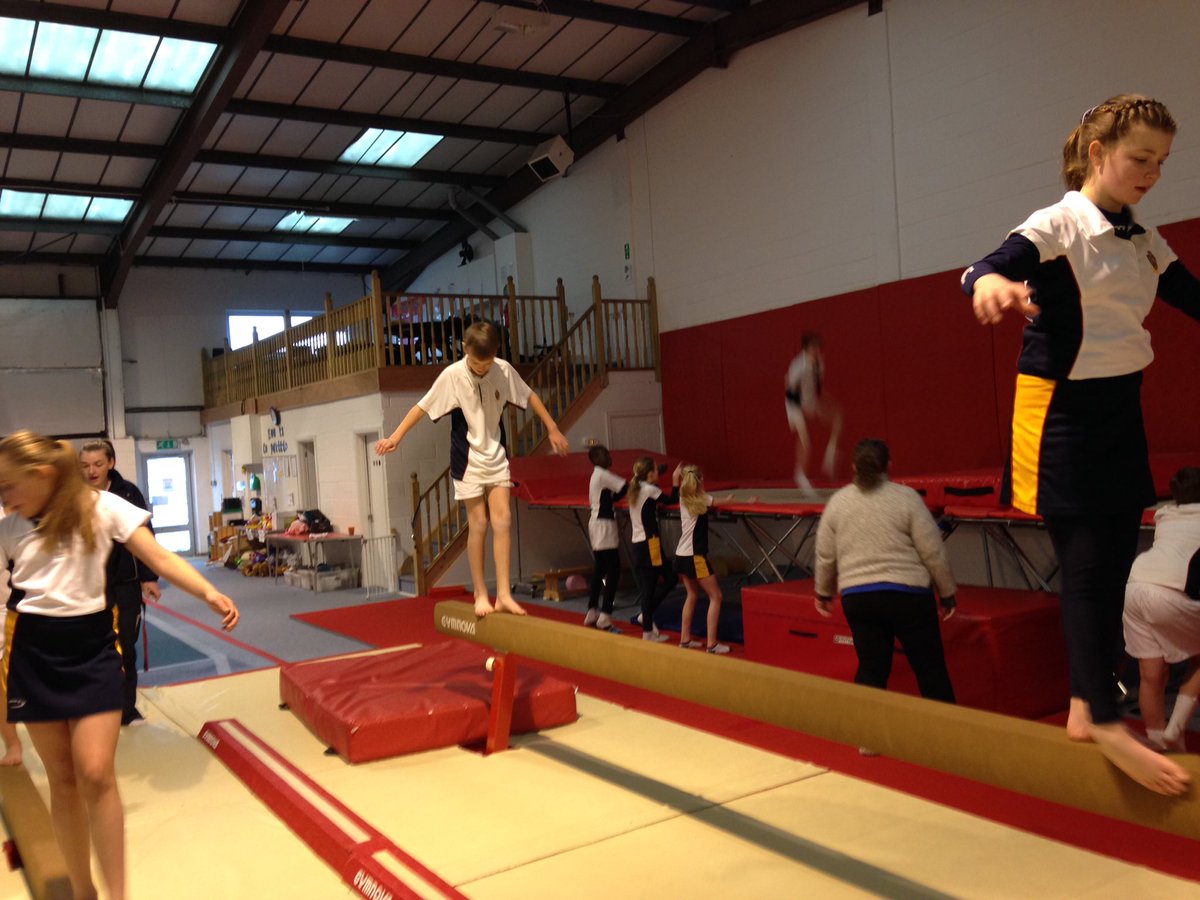 WarminsterPrep's tweet image. Year 5 &amp;amp; 6 Gymnasics in PE. Thank you Springboard! @WarminsterSport #BalanceandControl