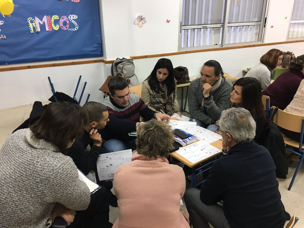 dchicapardo's tweet photo. Estupenda sesión #ABP con un grupo estupendo en #CEIPLaParra en #Almáchar #gracias @cepaxarquia @flippedlearn @MMonguillot @marseron https://t.co/dHiccODbsk