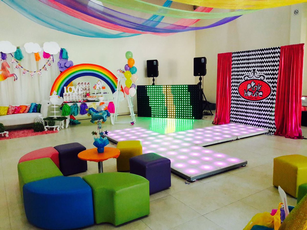 salonalgarabia's tweet photo. Así nuestros eventos!! #salonalgarabia #conocenos #Tuxtla https://t.co/OlomOQipAM