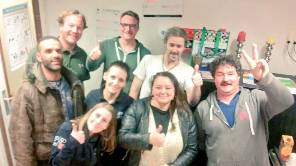 BouchraDibi's tweet photo. In gesprek over de verkiezingen met bewoners van hostel Leidse Maan (beschermd wonen voor dak&amp;thuisloze mensen met n verslaving) Leerzaam! https://t.co/jU3SH7iE5g