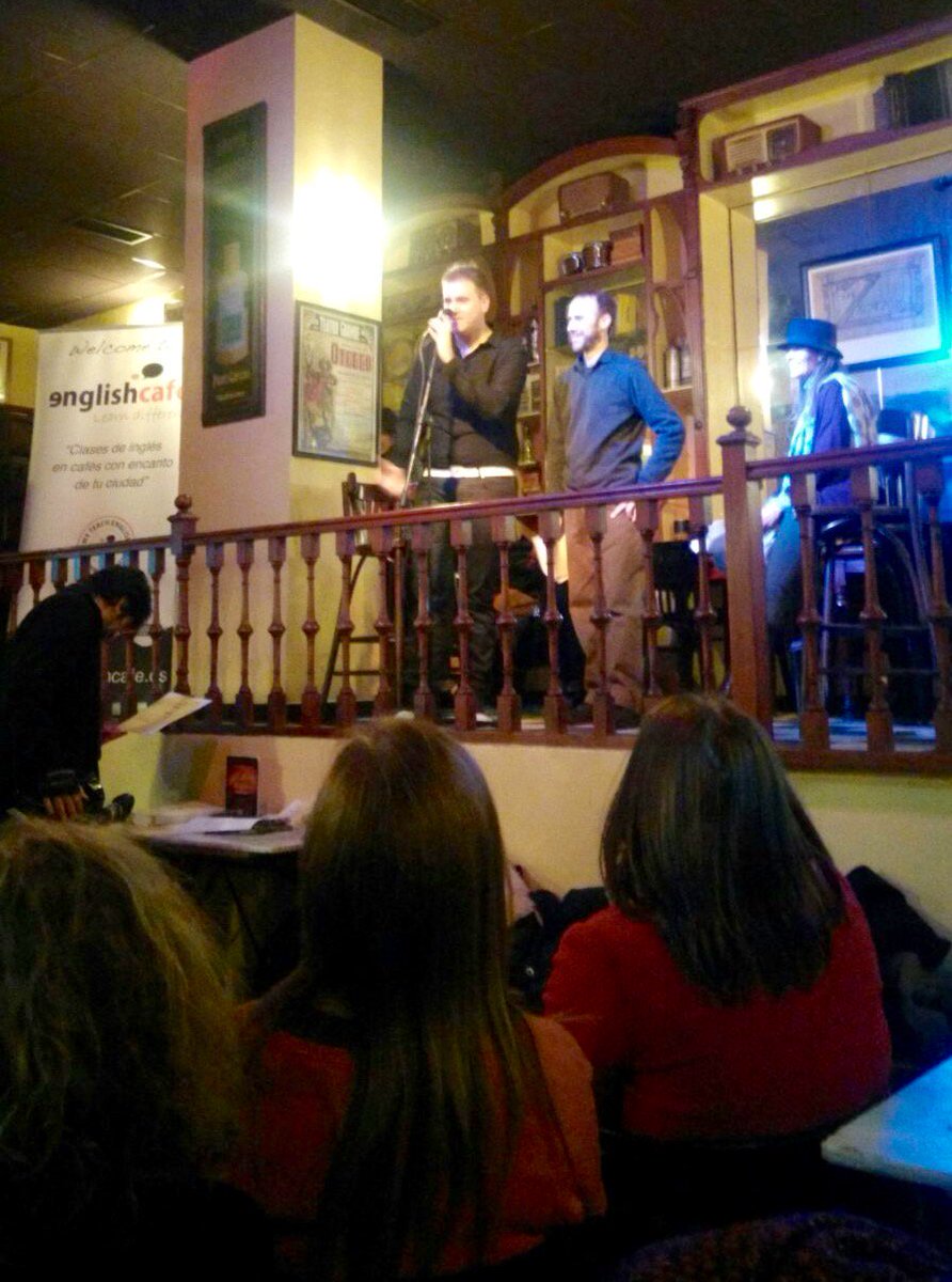 EnglishcafeMRC's tweet photo. Un completo éxito de público nuestro evento de esta noche en el Café Zalacaín de #Murcia en los @LunesLiterarios 
Microteatro en #inglés https://t.co/gNEj8x3HVd