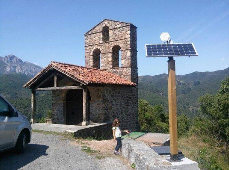 CLebaniegoEnRed's tweet photo. Año 2017, Jubilar y del Turismo Sostenible. Nuestras balizas WiFi promueven los valores culturales y naturales y se alimentan de renovables. https://t.co/lAN6T7s1NE