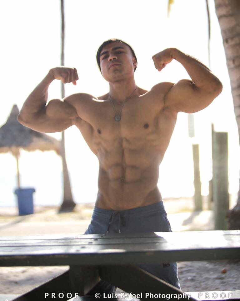 Conaromaacafe's tweet photo. Ismael Mtz
#SexyBoy #PoderososMuscle #BodybuilderMen #HermosoMuchacho #MexicoMuscle #BeautifulGuy #LatinoMuscle #DiosesDelOlimpo #Handsome https://t.co/uENNYVXm0a