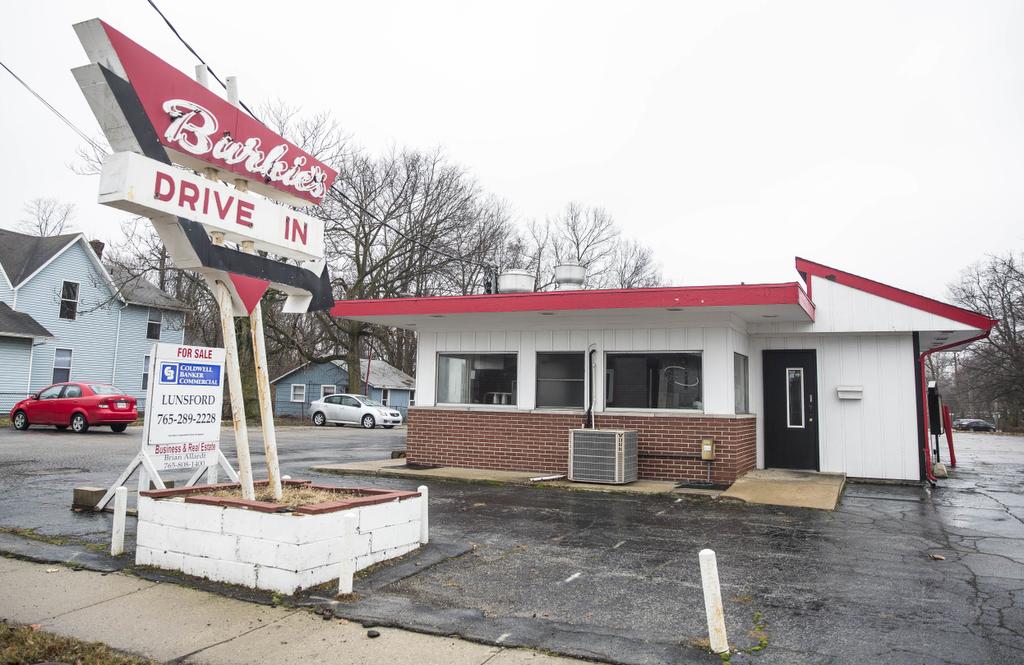 keithroysdon's tweet photo. The new owner of @BurkiesDriveIn says the Muncie landmark could be open again by Memorial Day weekend. https://t.co/9rNcDMsmda https://t.co/kk1Nn4nOEP