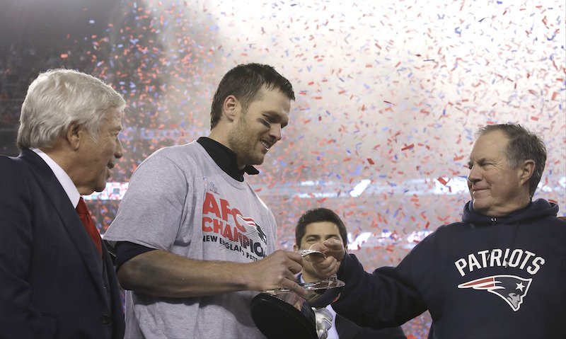 Deadspin's tweet photo. Tom Brady desperately wants you to stop asking him about his friend Donald Trump: https://t.co/L4apwIWGKT https://t.co/0H0Eawdxzx