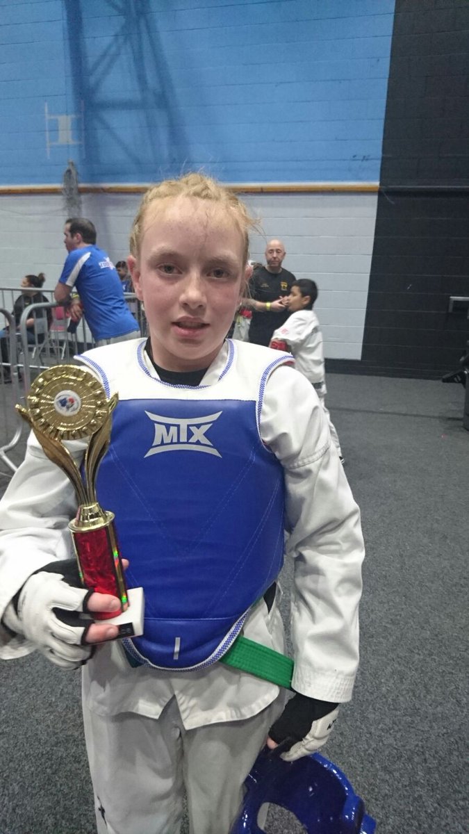 Stinchlad's tweet photo. @BritTaekwondo @BiancaW_tkd Lilli S winning her first 1-2-1 of the year,and @Whiston_TKD newest green belt in the same week #WTKD #Amazing https://t.co/BPAwgEB7oa