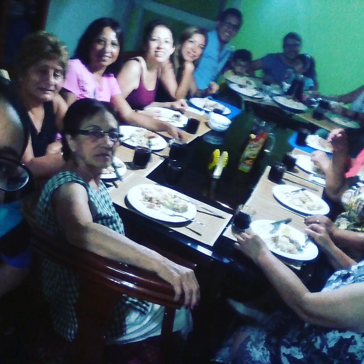 jamylew's tweet image. Linda reunión en casa de Elenita te vamos a extrañar