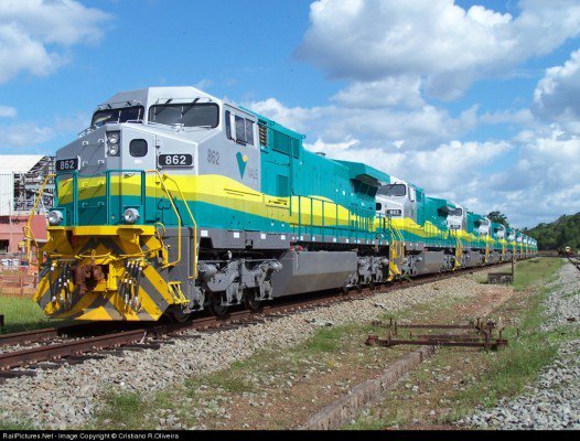 anshanjohn's tweet photo. New Vale EFC GE C44-9W locos at Maranhao, Brasil https://t.co/tLPpqWlHwW