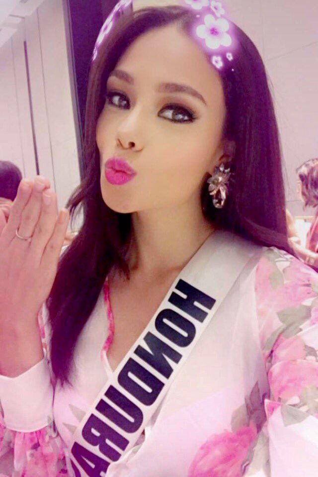 te_apoya's tweet photo. Jajajajajajajaja que montón me han dejado de seguir  😂😂😂😂 mas por eso #MissUniverse #Honduras #MissHonduras https://t.co/P6VrhEHx7b