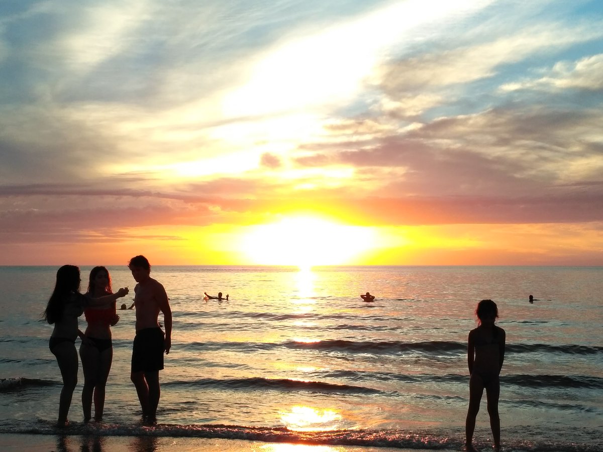 La ubicación privilegiada de Piriápolis, junto al mar y las sierras, la invitación natural para tus vacaciones 
ow.ly/Yz2K308hAIv