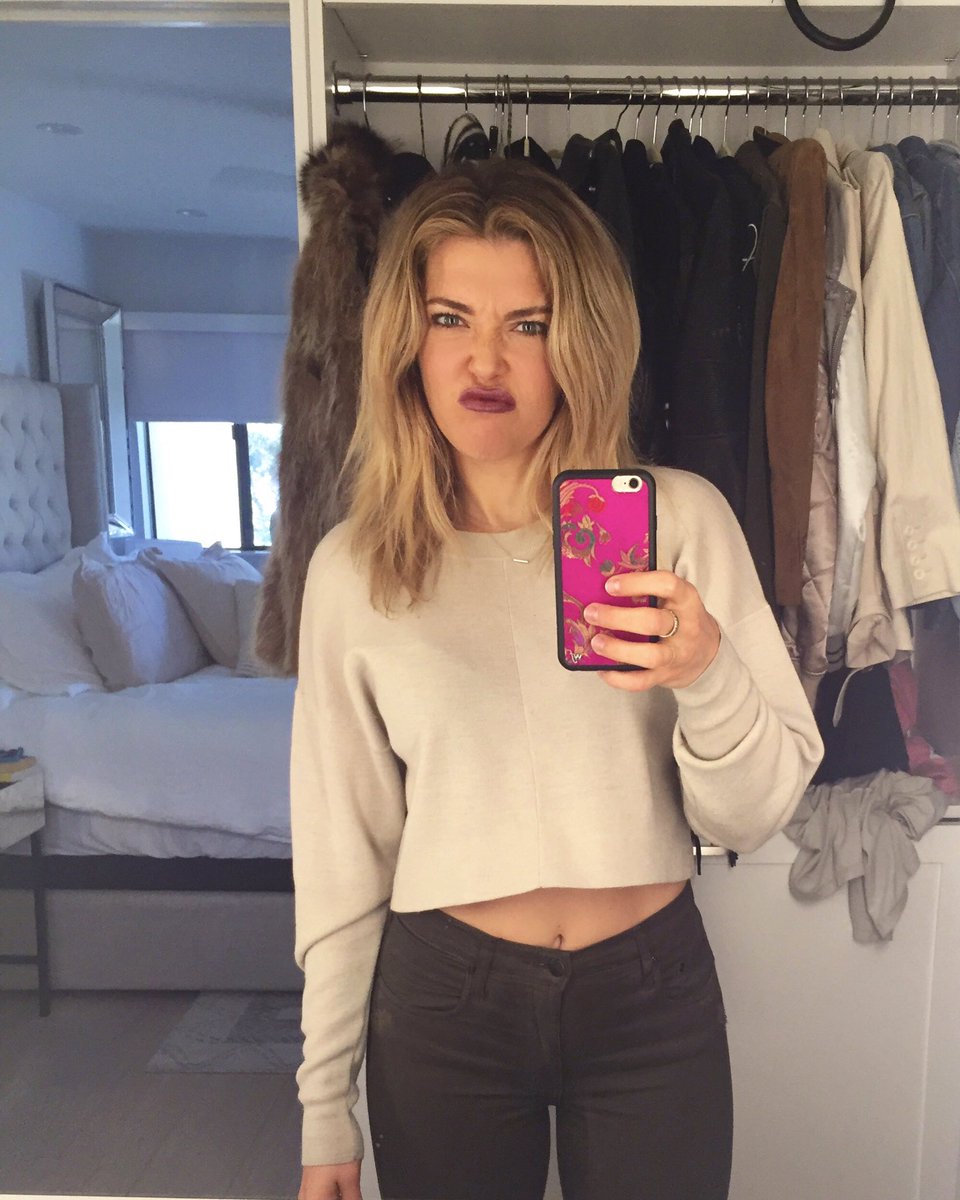 RachelPlatten's tweet photo. At least it's not duckface. 😝 https://t.co/rX8UGLaO2W