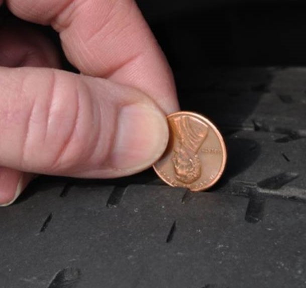 LemonCarLawyer's tweet photo. ☔#Rain in #OrangeCounty? #BeSafe and ✔️️ UR Tread #PennyTest If U see Lincoln’s head get new tires @OClemonlawyer 🍋562-286-6525🍋 #CALemonLaw https://t.co/sNYZAaDtw6