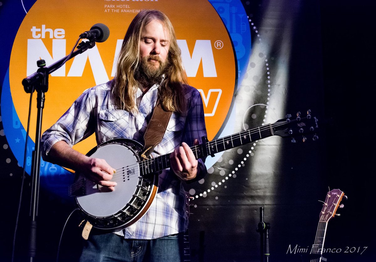 chimcclean's tweet photo. Looking forward to more of this w my @Deering_Banjos @ElixirStrings & @TaylorGuitars at @thehotelcafe #tonight at 8pm! #Monday #ChiMcClean π https://t.co/ohE108qnSS