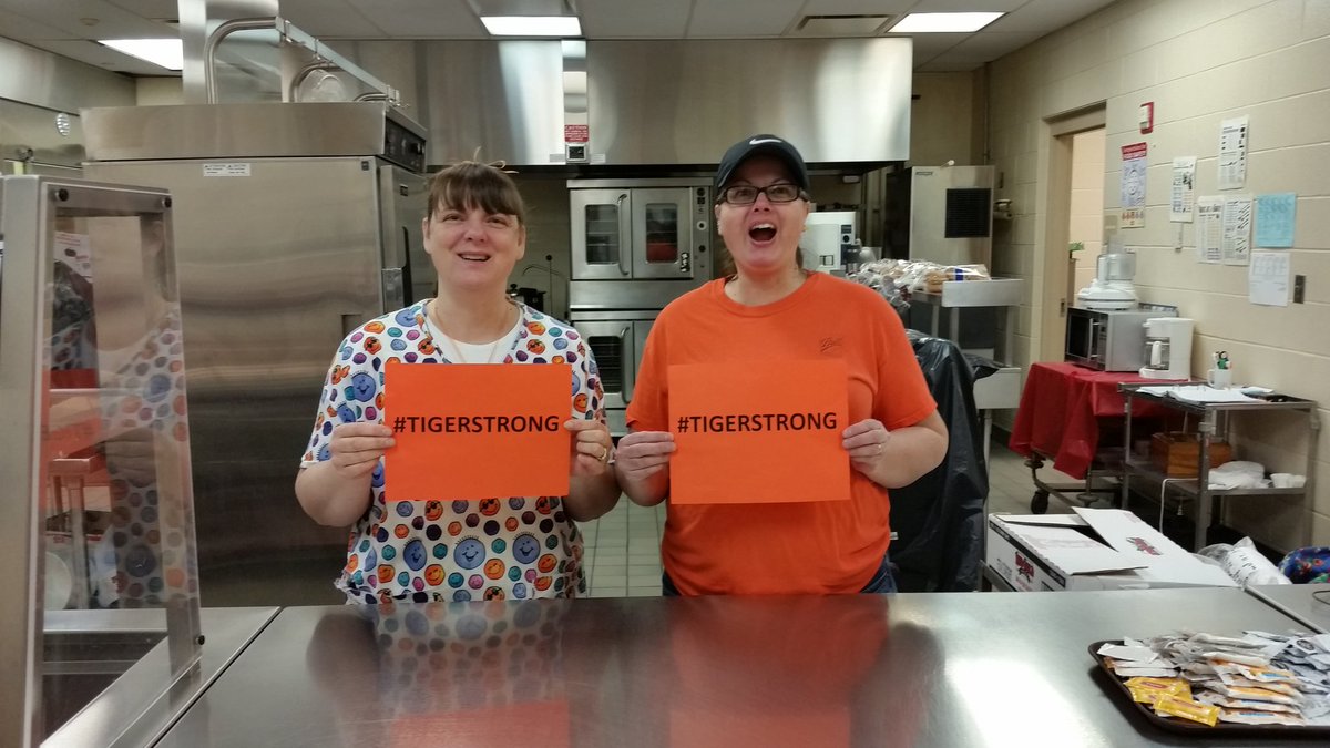 LClaypoolTriad's tweet photo. Take a look!  Triad's elementary cooks are roarin', "Go West Liberty!" #TigerStrong https://t.co/LrpQgmmtkZ
