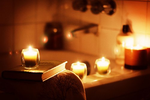 CedraPharmacy's tweet photo. MuscleSoakMonday: soothe sore muscles, ease tension &amp; feel energized with #Aromaflora's nourishing #bubblebath: https://t.co/hOLOXdU9Bh https://t.co/qTaQze1zUy