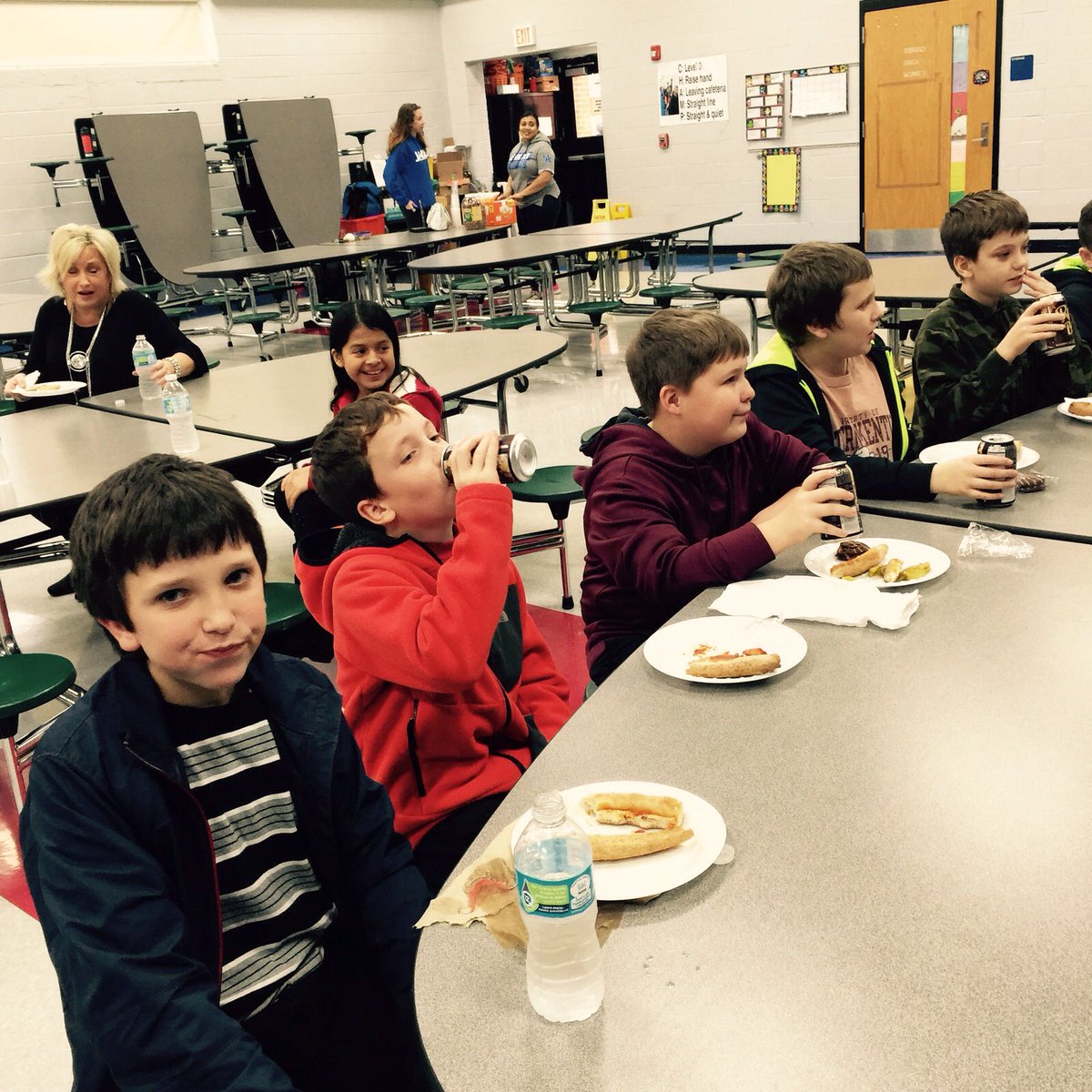 TprPurdy's tweet photo. There's no party like a Pizza🍕 &amp; Dance🎤 party.

Congratulations to Mrs Bach's 5th grade class at Kit Carson. 

#CramTheCruiser champions!

🏆 https://t.co/H0VJEtZMEn