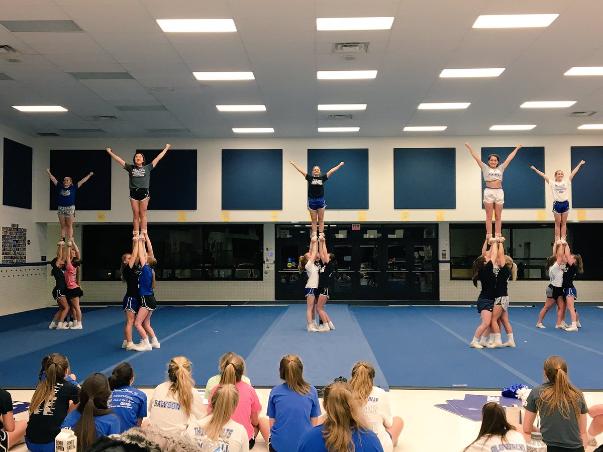 AWHS_Cheer's tweet image. Great practice tonight! Way to keep taking steps forward! #startstrongendstronger #6daystillOSU 🔥💙