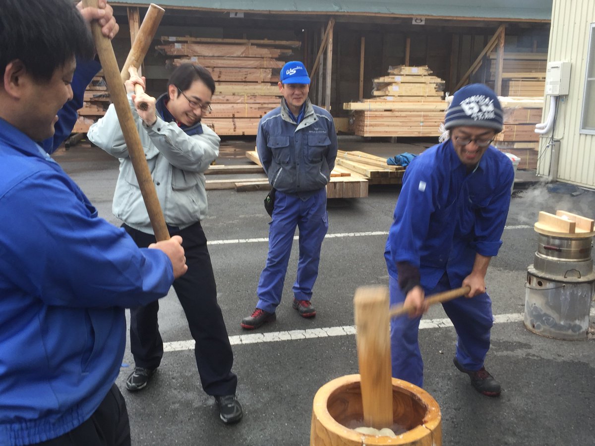 _woodstructure's tweet image. 平成28年12月27日
ウッドストラクチャー、初のもちつき大会を実施しました
60キロのもち米をみんなで美味しくいただきました😋