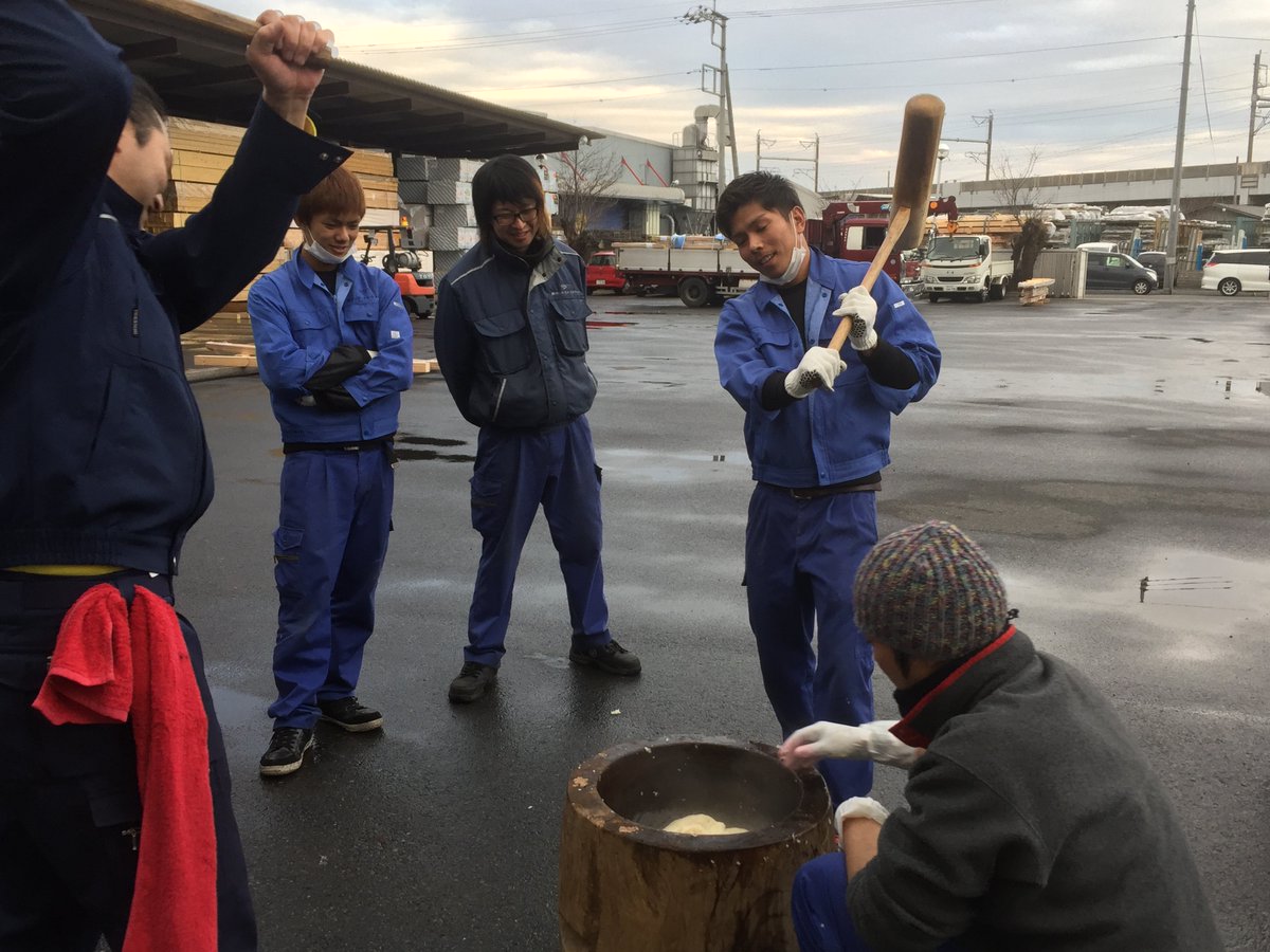 _woodstructure's tweet image. 平成28年12月27日
ウッドストラクチャー、初のもちつき大会を実施しました
60キロのもち米をみんなで美味しくいただきました😋