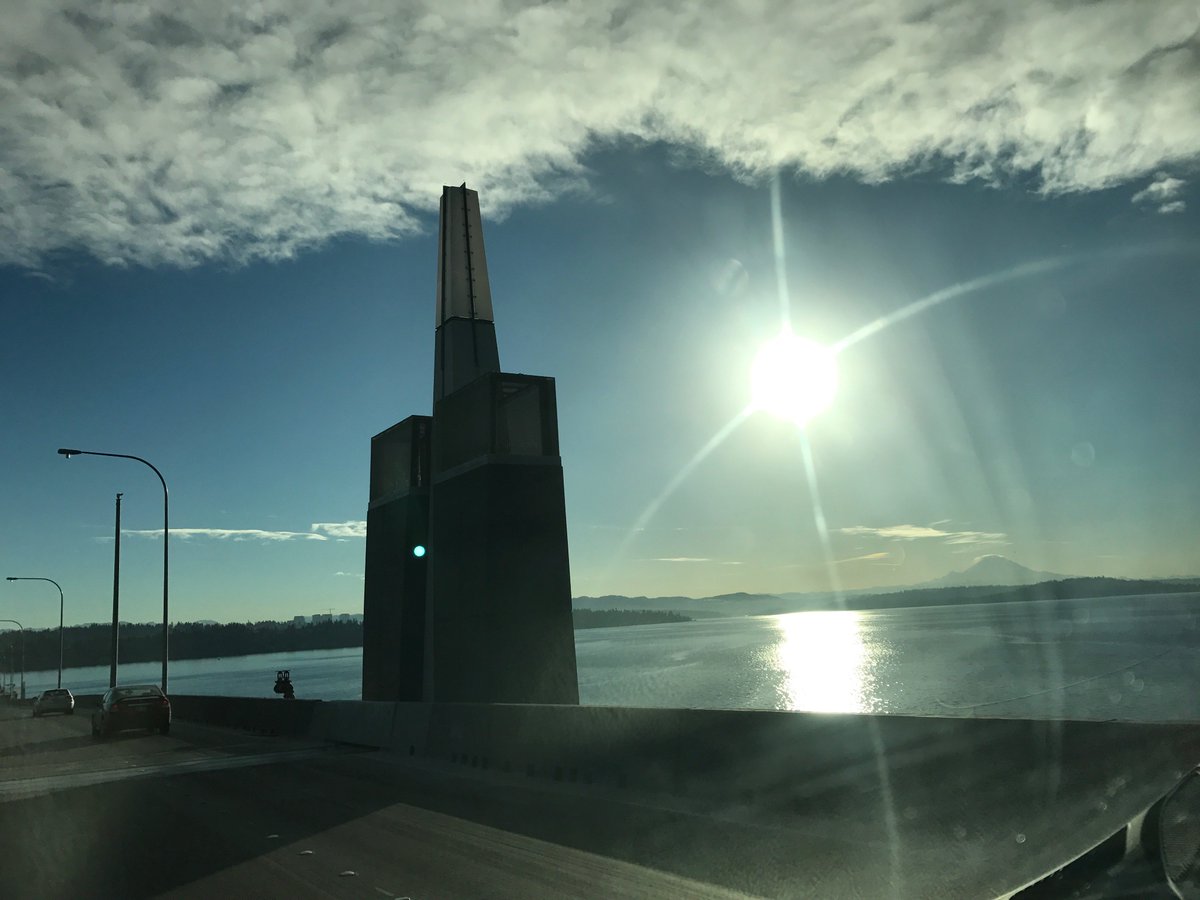 Make it a happy commute. 😊 Stop by the Bellevue Village QFC and grab some goods!  Serving up fries, falafel and shawarma until 6pm DAILY!