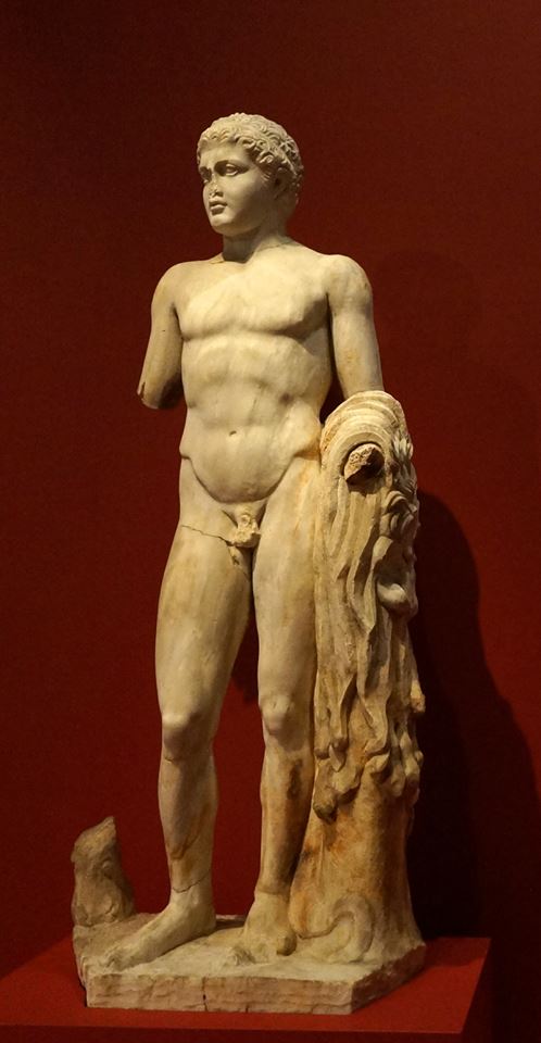 神戸市立博物館 En Twitter 古代ギリシャ展作品紹介 古代ギリシャの英雄といえばヘラクレスですが 本作品は理想化されていない表情や自然な筋肉 の表現など運動選手を表しているかのようです 制作者は神としてではなく 人としてのヘラクレスに着目していたのかも知れ