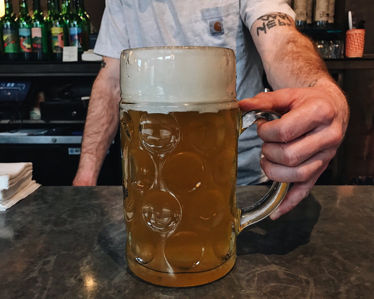 LoneStar_Camb's tweet photo. no more monday blues #🍺 #literofbeer #craftbeer https://t.co/BNwanMwBpY