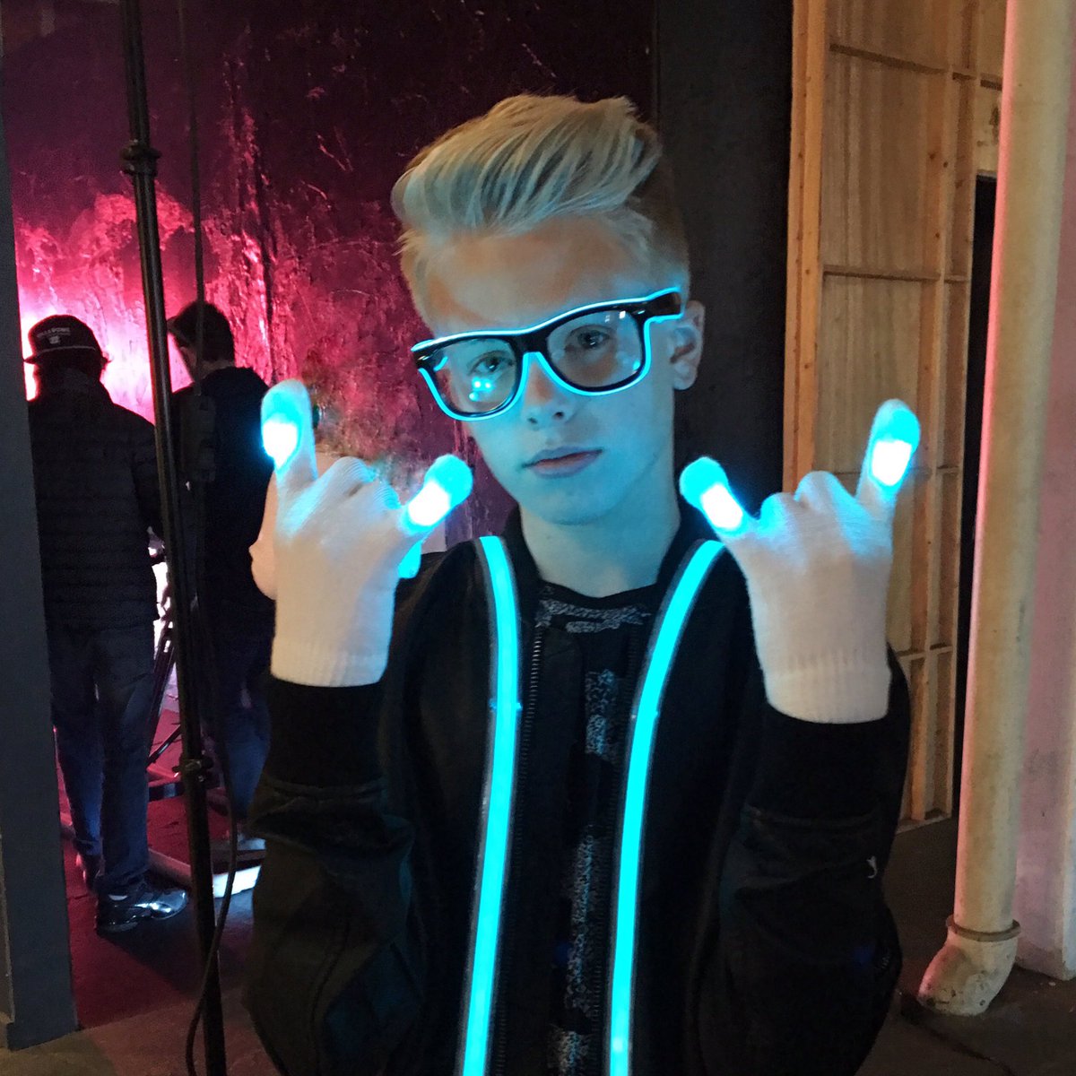 carsonlueders's tweet photo. What in the world was I thinking'? 🎵#BlackBeatles Thanks for 100K views 😝🤘🏼https://t.co/lA7EcYunlu https://t.co/pvKyOT7XR8