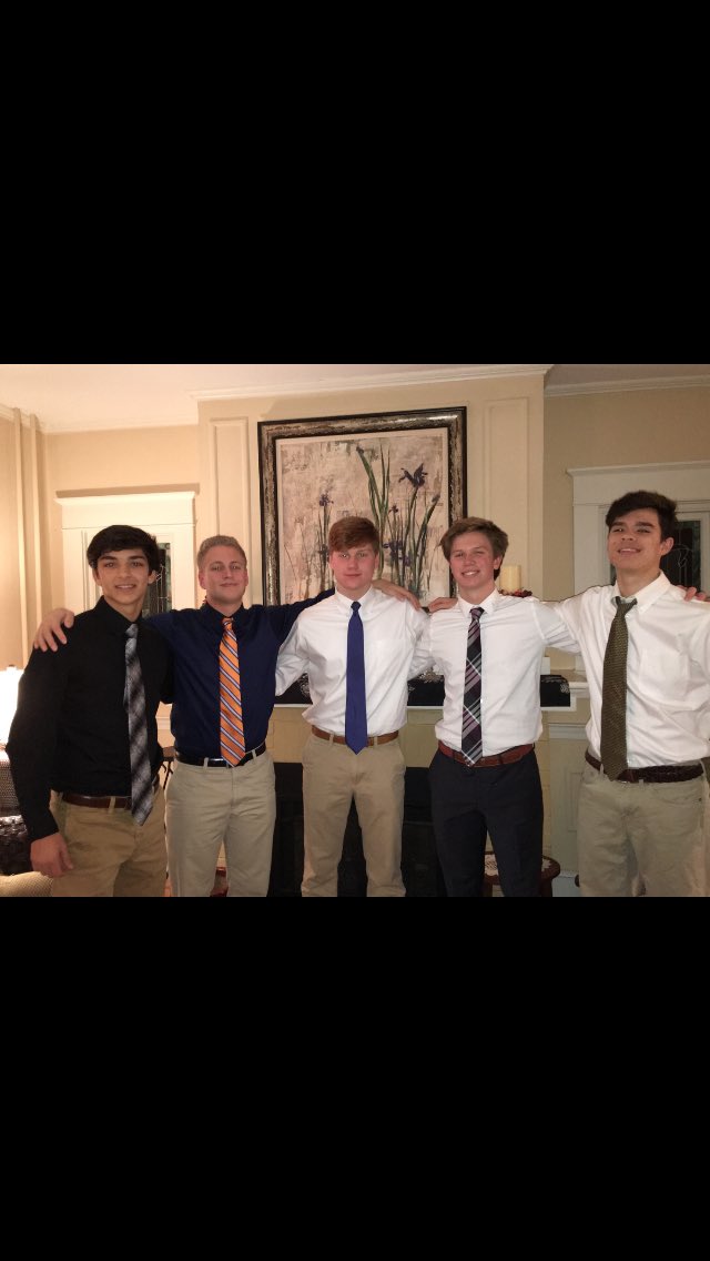 dfeightner83's tweet photo. @_TimKowalski_ happy bday broski #pulleditout #stairswithvech ❤️😈🏀🏈 https://t.co/TqjNT1yfK4
