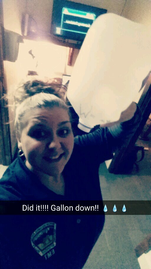 alohabeautiful2's tweet photo. Gallon down!!! #achievemint #gottapee https://t.co/nffRIxzLRA
