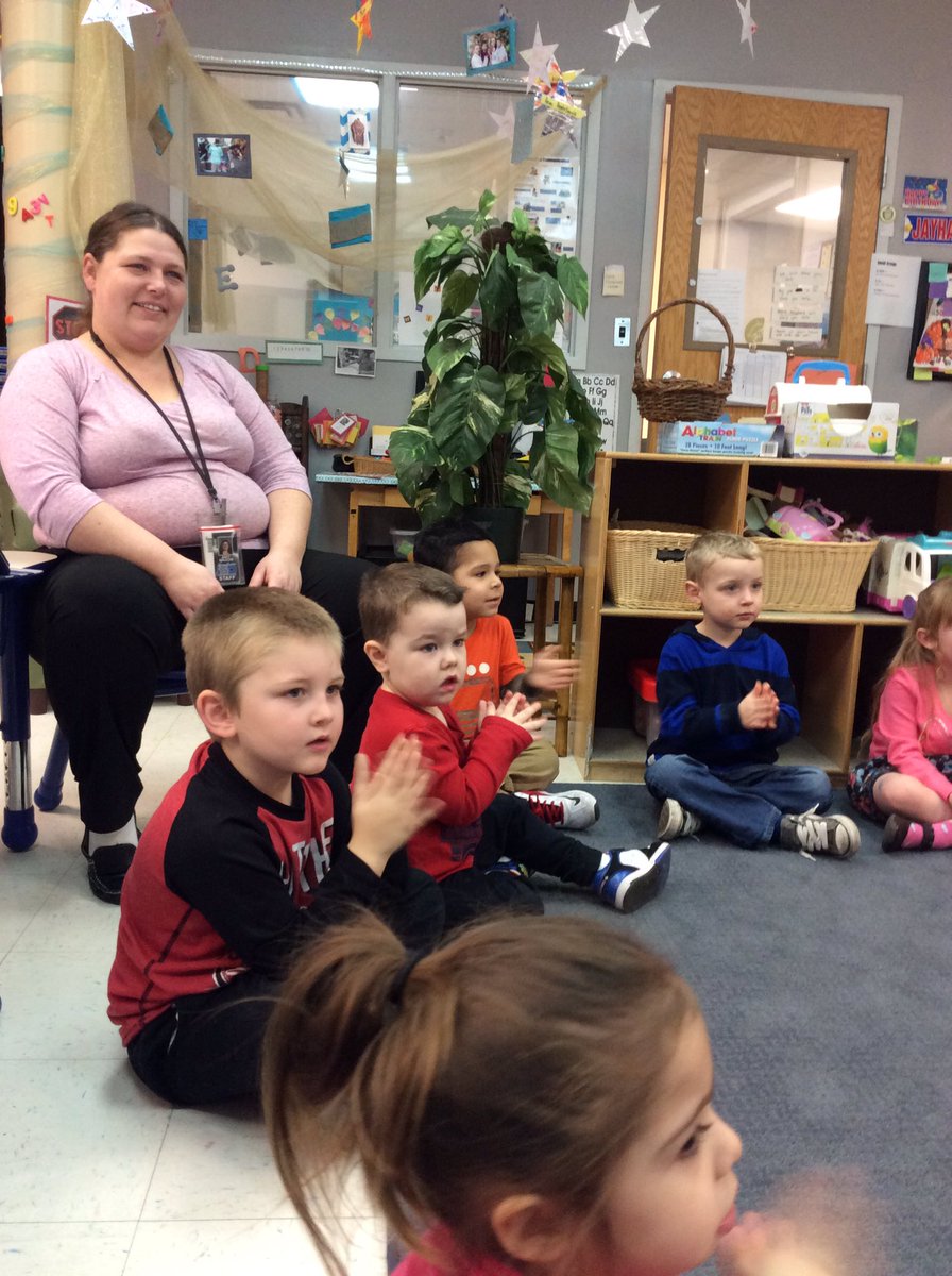 LuffLittleLions's tweet photo. Thank you Ms. Nicole for an engaging literacy time. #midcontinentlibrary #ISDStrong #lufflions https://t.co/4BobCPvyDy